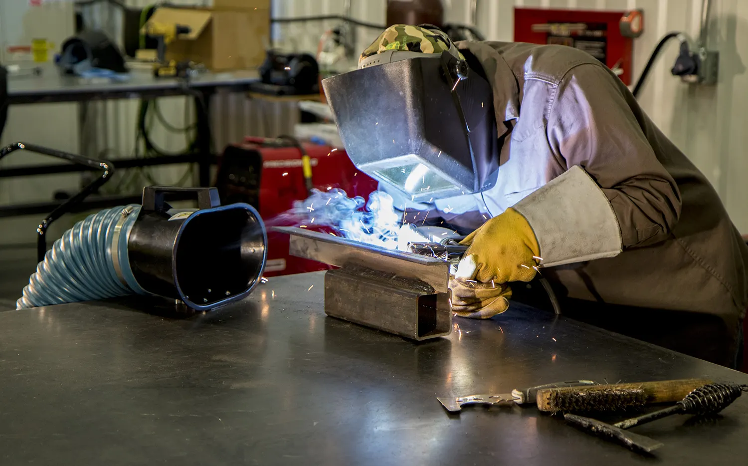 Explosion risk when welding a hydraulic cylinder with oil inside